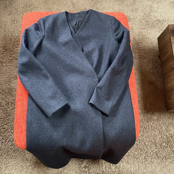 $80 FINAL PRICE COS Minimalist Dark Grey Wool Blend Coat - Picture 6 of 10